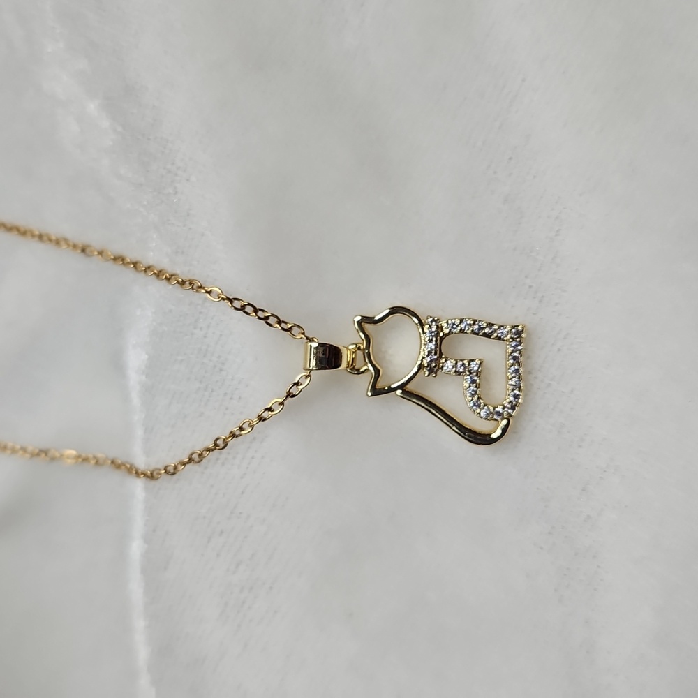 Stainless Steel Gold Tone Cat Heart Rhinestone Pendant Necklace 16 Inches NWOT - Picture 3 of 5